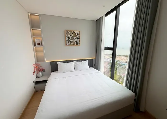 The Luxury Bai Chay *