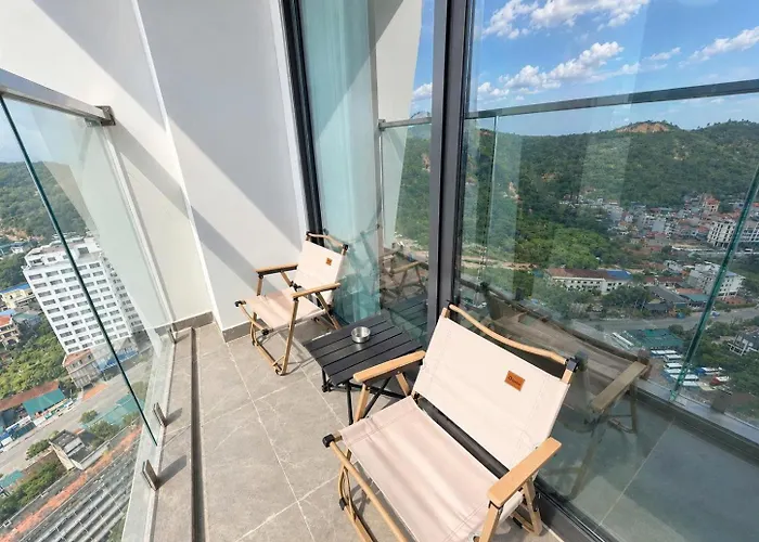 The Luxury Bai Chay Apartamento *